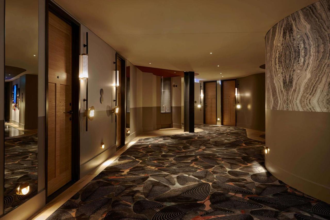 QT Auckland Hotel Buitenkant foto The hotel's interior