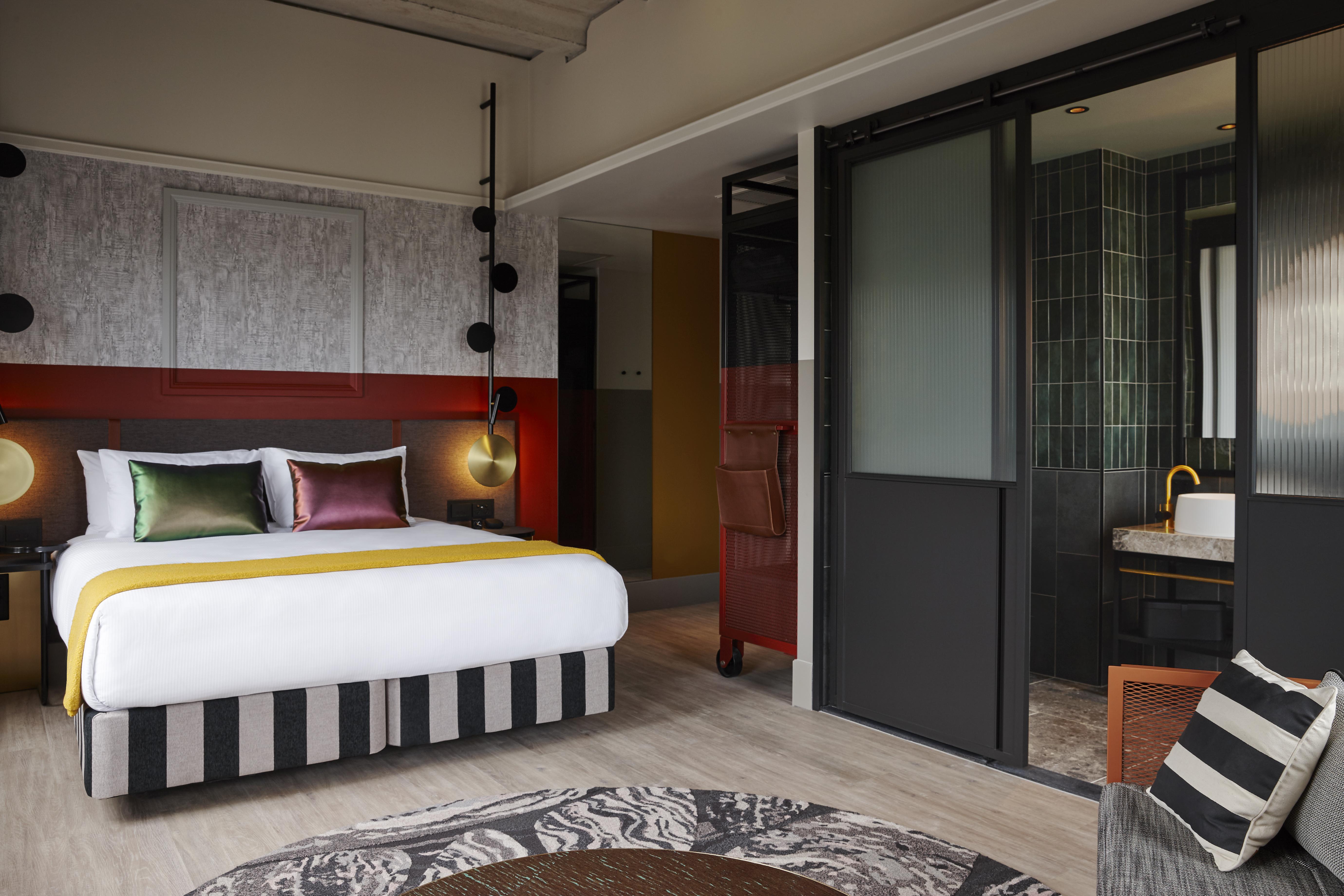 QT Auckland Hotel Buitenkant foto A room at the hotel