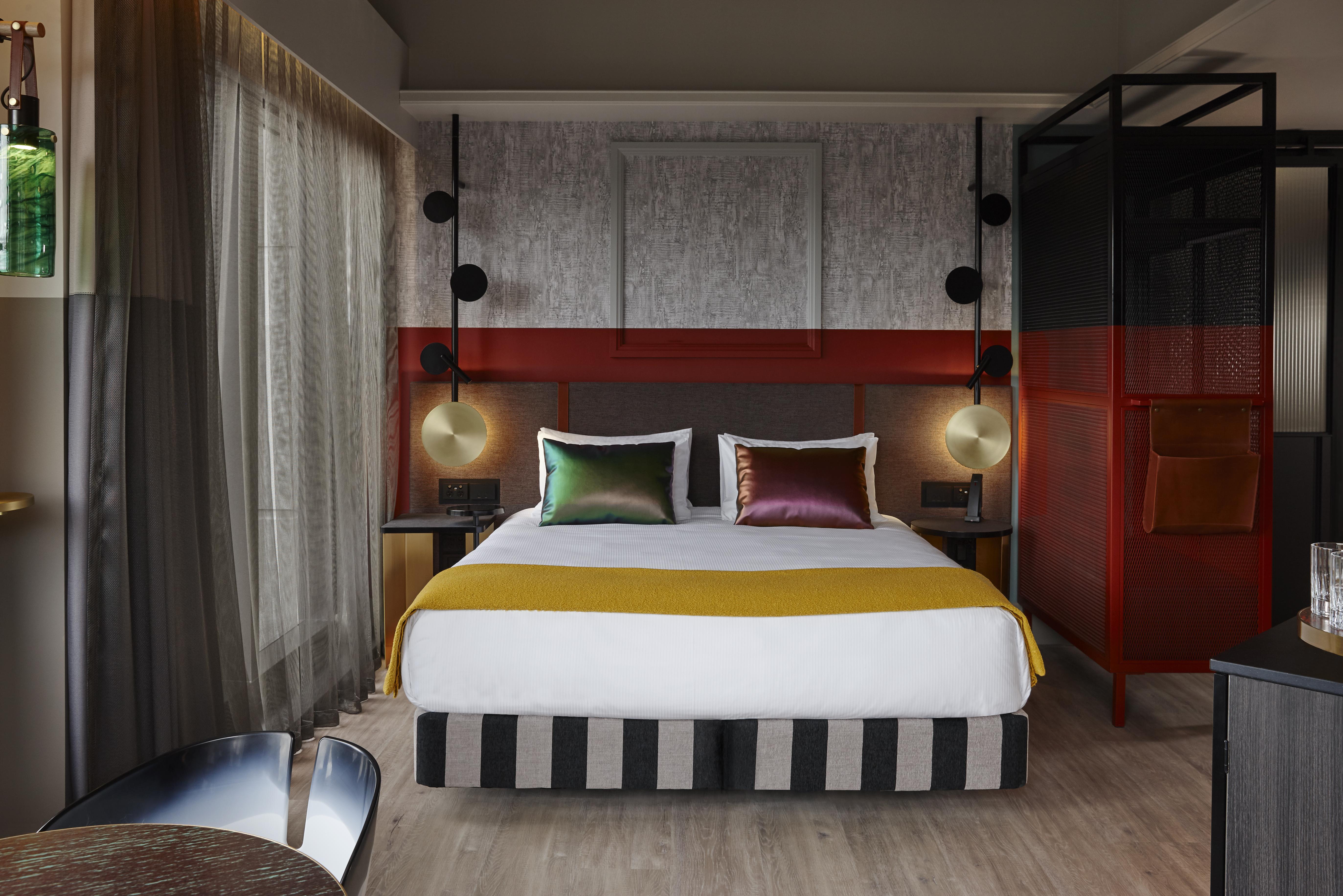 QT Auckland Hotel Buitenkant foto A bedroom at the hotel